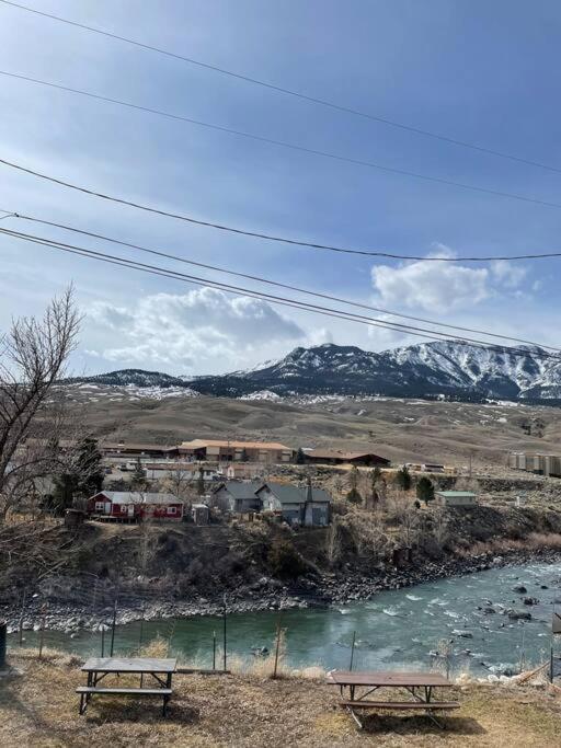 Parkway Yellowstone Guest House Apartment #5 Gardiner Exterior photo