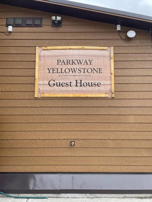 Parkway Yellowstone Guest House Apartment #5 Gardiner Exterior photo